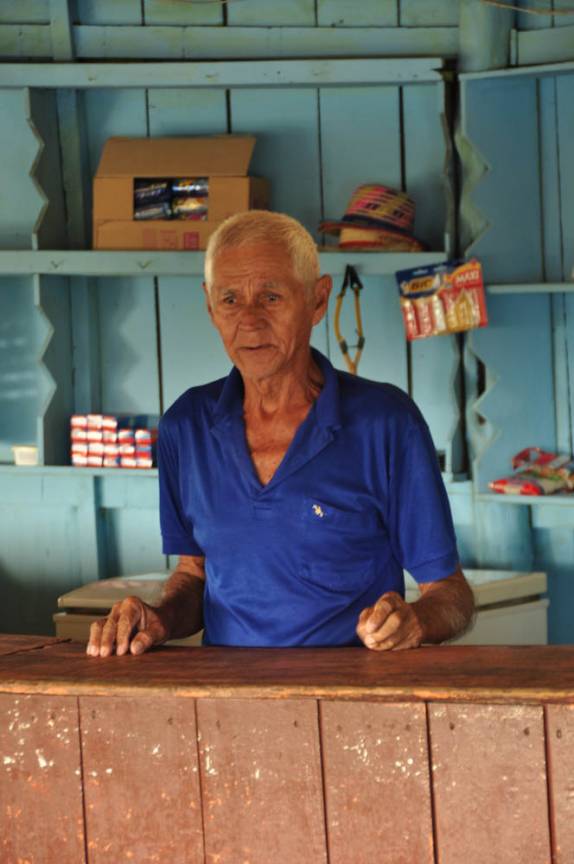 O Seu Raimundo, dono da pousada no Igapó-Açu, na BR-319, rodovia que liga Manaus, no Amazonas, à Porto Velho, em Rondônia